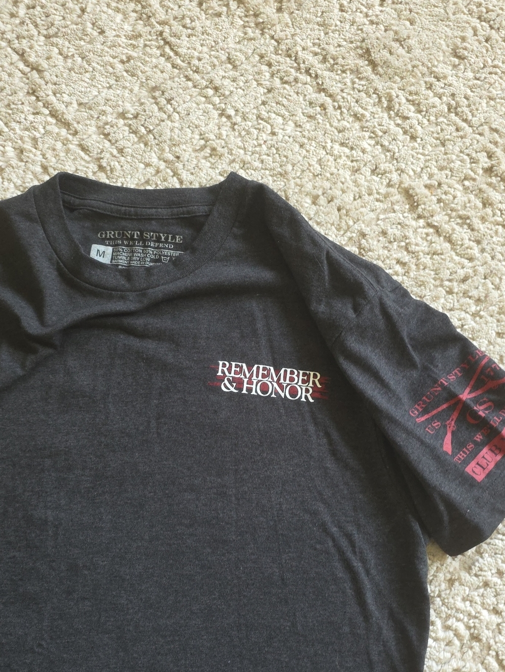 Grunt Style Black Short-Sleeve 'Remember & Honor' Graphic Tee with Red Accent